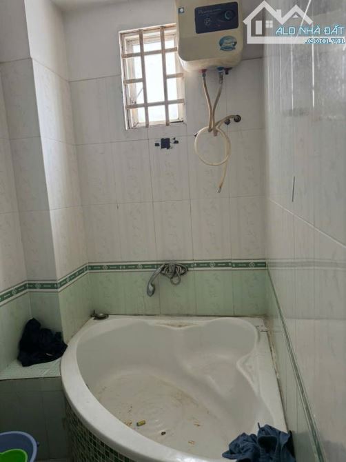 4,6 TỶ – NHÀ ĐÚC HẺM XE HƠI – GẦN AONE TÂN PHÚ – Ở NGAY KHÔNG SỬA