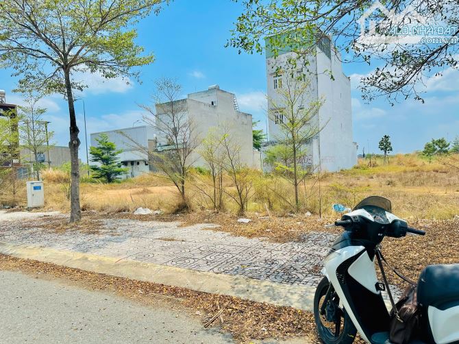 🔥 “105m² Mặt Tiền Đẹp – Dân Đông, Đường Rộng, Sổ Sẵn Tay!”