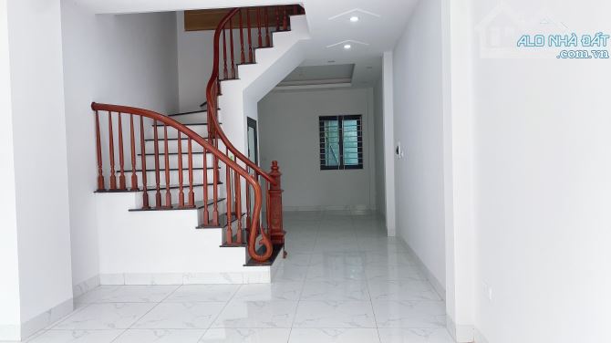 Bán Gấp Căn 4,5 tầng ngõ thông - ô tô qua cửa Kim Chung Hoài Đức - Hà Nội