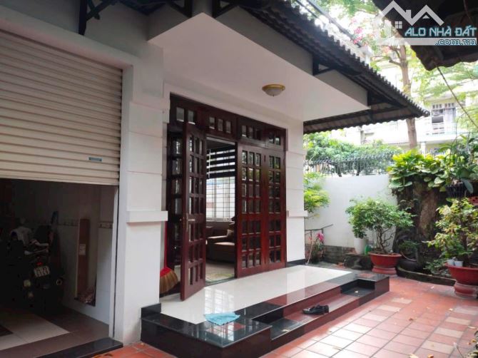 270m2. Biệt Thự  3 MT mái thái đẳng cấp ngang 12m,nhiều cây xanh thoáng mát