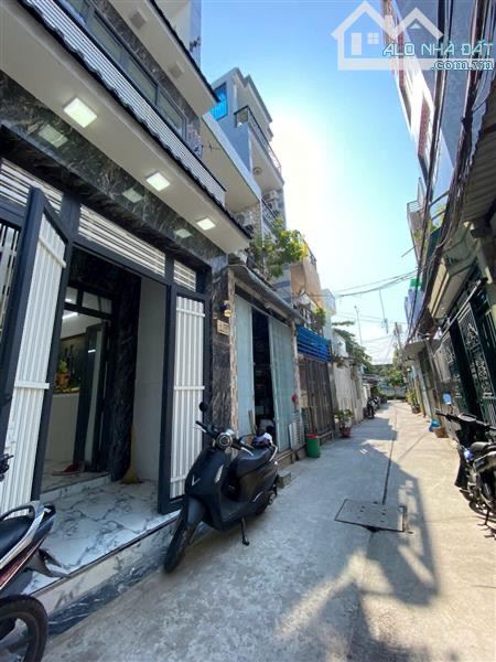 NHÀ MỚI MỄ CỐC_QUẬN 8_3 TẦNG_4 PHÒNG NGỦ_HẺM XE HƠI GIÁ CHỈ 4 tỷ