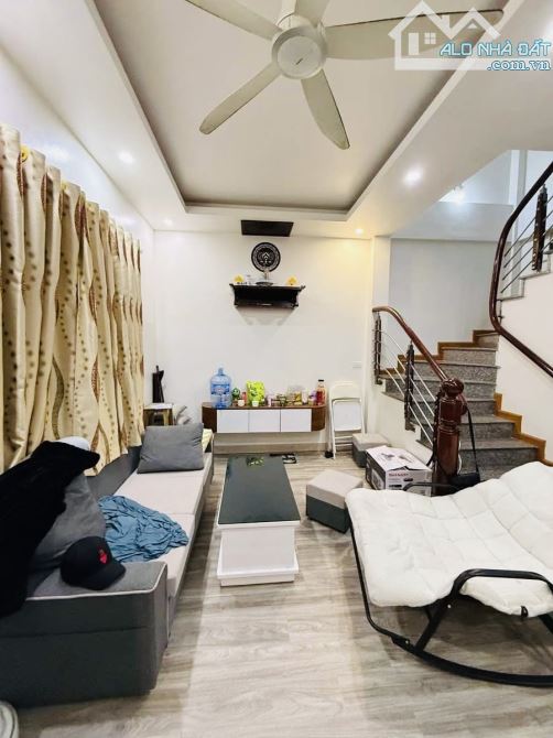 CÁCH MẶT PHỐ 20M- Nhà Ngọc Thuỵ, Long Biên-Nhà ở ngay,ngõ dân sinh,taxi đến cổng-CHẴN 6tỷ