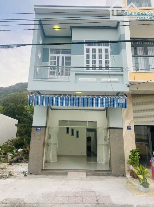 Bán nhà 2 mặt tiền ngô văn sở giá tốt
