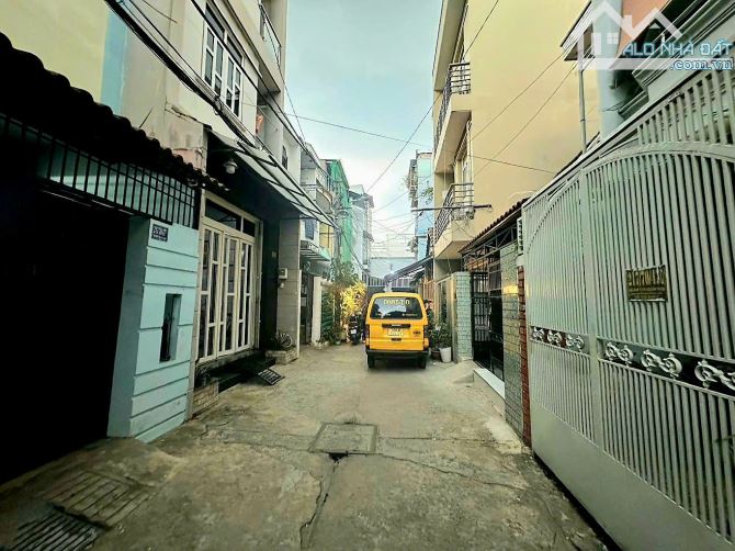 Bán nhà Bình Thạnh – Gần chợ Bà Chiểu – Sổ vuông A4 – 52m2 (4m *13m) – 6 tỷ hơn TL