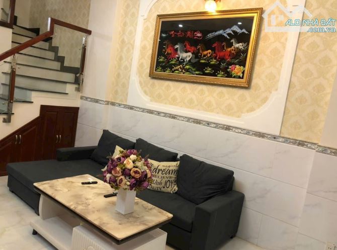 Bán nhà HXH 5m thông đưởng Phạm Văn chiêu ,dt 46 m2 giá nhỉnh 5 tỷ , 2 tầng
