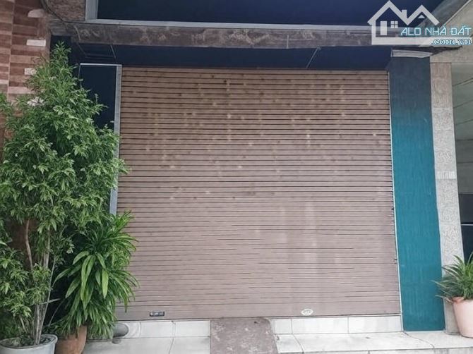 Cần cho thuê mặt bằng đẹp 4m x 10m đường Trần Quang Khải, Q1