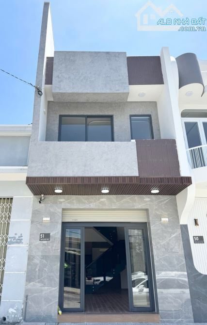 NHÀ PHỐ 3 TẦNG MỚI XÂY - FULL NỘI THẤT CAO CẤP - CÁCH BIỂN CHỈ 600M CHỈ 4,9 tỷ