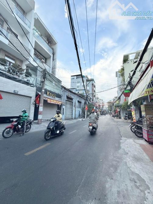 💥17.9 Tỷ- Nhà đẹp Tân Bình- Mặt tiền Bình Giã- Trường Chinh- Cộng Hoà- DT 4.4x15m- 3 Tầng