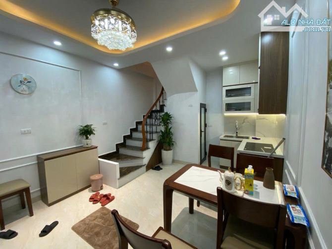 🏡 CỰC HIẾM! Nhà Lò Đúc – Ngõ Thông – Sổ Đỏ Chính Chủ – Tặng Full Nội Thất – 4.95 Tỷ!💥