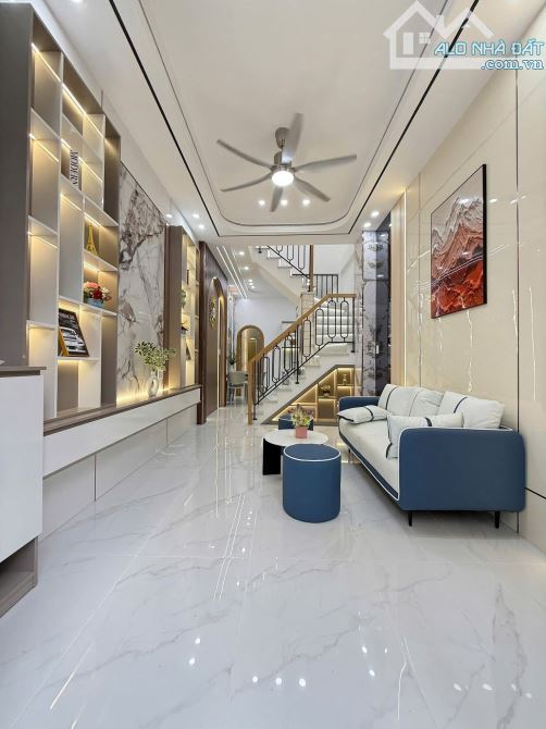 Chủ kẹt tiền, bán gấp nhà Hậu Giang, Quận 6. Giá: 2 Tỷ 690 / 56m2. SHR, hẻm ô tô 5m
