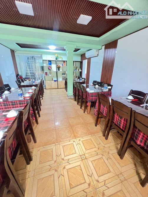 Bán nhà mặt đường Khuất Duy Tiến, Thanh Xuân, lô góc, vỉa hè rộng, kinh doanh sầm uất.