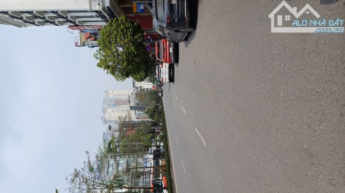 Siêu phẩm Nhà PHỐ Nguyễn Hoàng – LÔ GÓC 3 MẶT THOÁNG – 7 TẦNG – THANG MÁY – GIÁ 33 TỶ