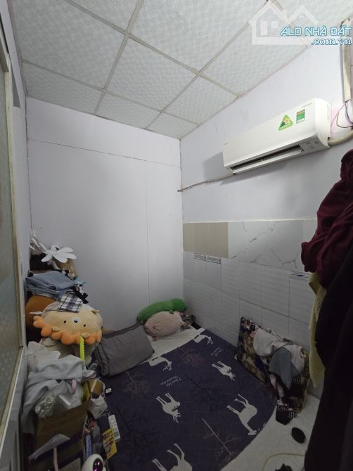Bán gấp nhà 2 tầng đường 2 Trường Thọ, đầu tư giữ tài sản, giá tốt cùng phân khúc.