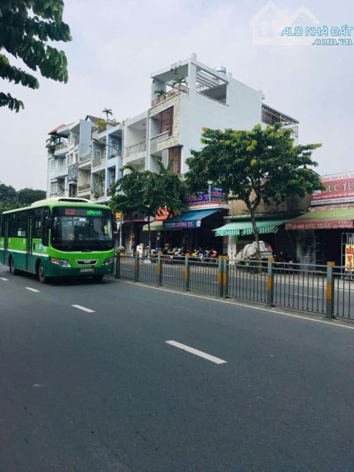Bán Nhà 416m2 Mặt Tiền Luỹ Bán Bích-Ngang 12x33m Cấp 4 Tiện Xây-Đoạn Đẹp Kinh Doanh Tốt