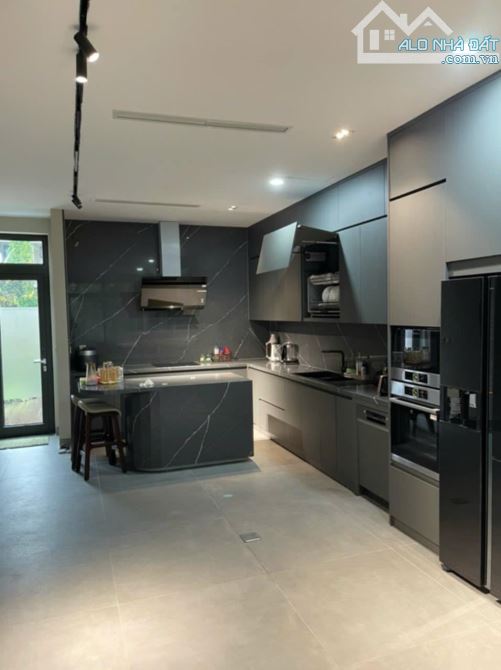 Phân Lô Oto Tránh Đỗ Ngày Đêm Khu Starlake Nguyễn Văn Huyên 100m2 Mt9m Giá Cực Rẻ 34 Tỷ