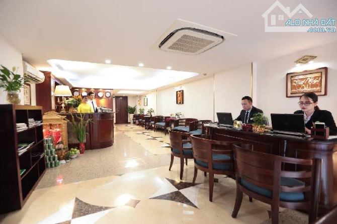 KHÁCH SẠN 4 SAO MẶT PHỐ LÒ ĐÚC 281M - 9 TẦNG - MẶT TIỀN 8M - 65  PHÒNG - 175TỶ DÒNG TIỀN