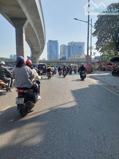 Mặt ngõ kinh doanh - 6 tầng thang máy - vài  bước ra đường Cầu Giấy