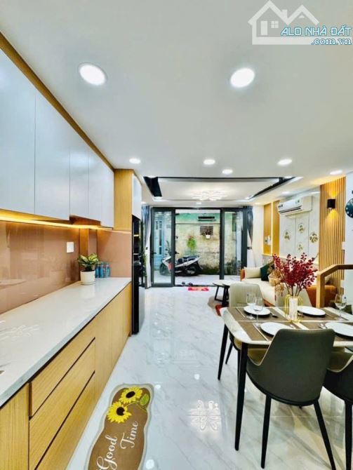 Nhà đẹp đường Sư Vạn Hạnh, Quận 10, Giá: 3 tỷ 20 triệu / 48m2, sổ hồng riêng