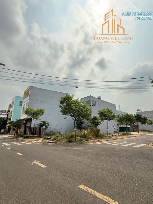 LÔ GÓC KHU ĐẤU GIÁ HÀ HUY TẬP. DT 7,5x16,5m - HƯỚNG TÂY NAM, TÂY BẮC. TC 100%