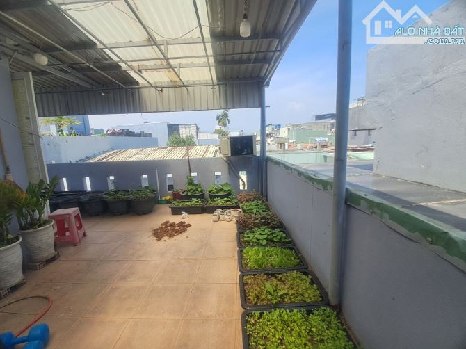 Cần bán nhà 2.5 tầng đường trần Cao Vân