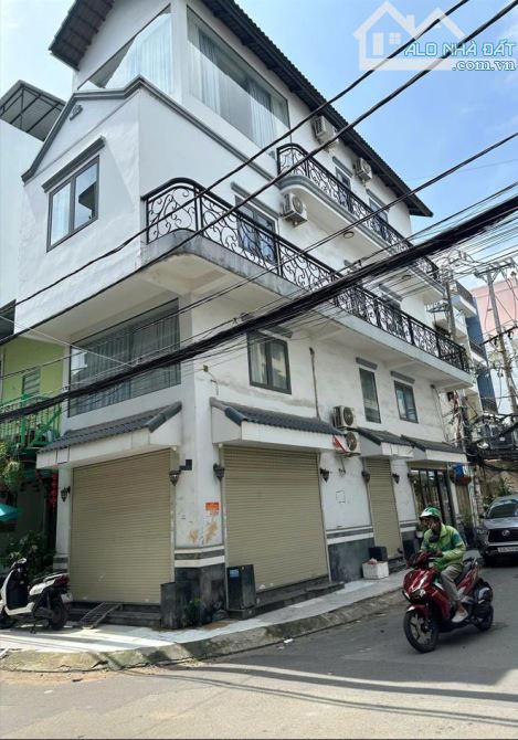 Bán căn góc hẻm xe tải Dương Bá Trạc Phường 1 Quận 8. Nhà đẹp kết cấu sẵn 3 mặt tiền, gần