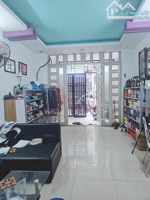 BÁN NHÀ TÂN BÌNH HẺM 687 LẠC LONG QUÂN ÔTÔ ĐỖ CỬA 2 TẦNG 57M2 GIÁ 7,5 TỶ TL