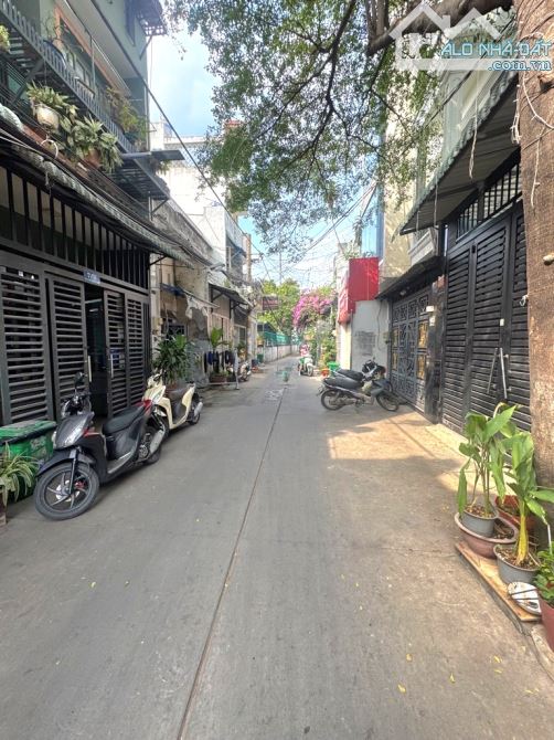 BÁN NHÀ ĐẸP CẠNH TÂ.N KỲ TÂ.N QUÝ - HẺM OTO - ( 4x15M )