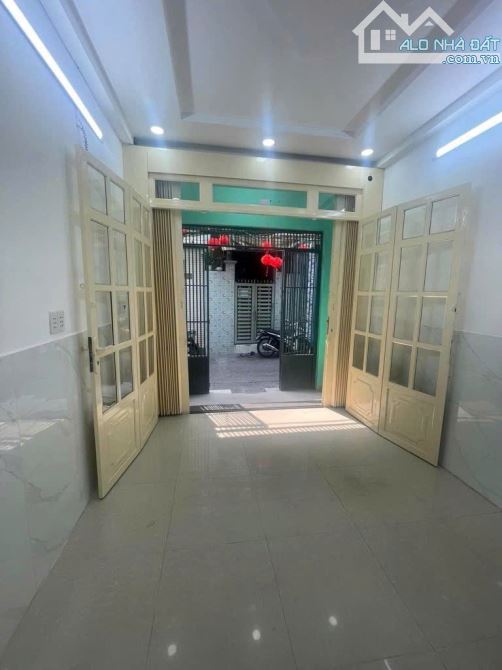 Bán gấp nhà hẻm 4m Nguyễn Văn Cừ Quận 5 giá tốt