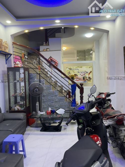 PHÚ NHUẬN 4 TẦNG 5PN, HƠN 5 TỶ THƯƠNG LƯỢNG.