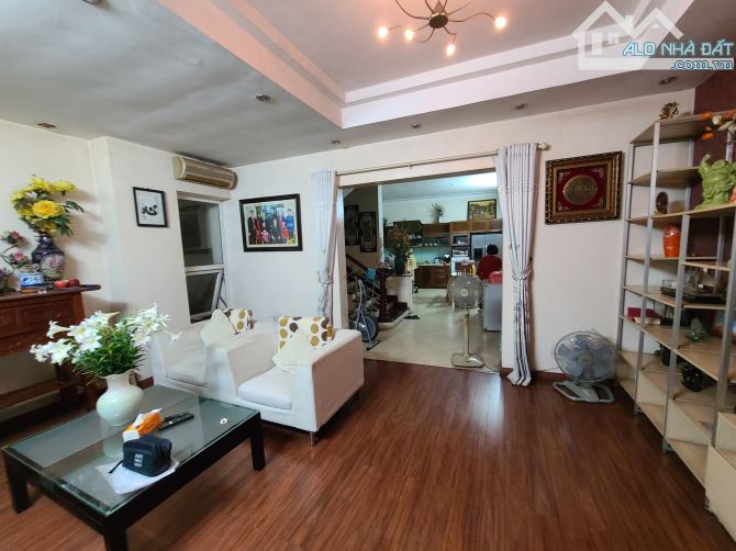 Bán nhà Lý Nam Đế, 110m2, 5 tầng, mặt tiền 5m, 54.5 tỷ, ngõ ô tô, kinh doanh đỉnh
