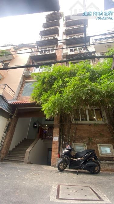 Bán Gấp Buiding Đường Nguyễn Văn Trỗi, Phú Nhuận, Hầm + 8 Tầng, Thang Máy, Chỉ 31 Tỷ