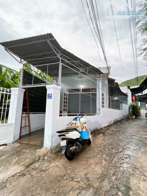 🏠Bán nhà cấp 4 - 2 mặt đường ô tô thông Trạm Đăng Kiểm - Hoà Trung - Vĩnh Hoà chỉ 2 tỷ