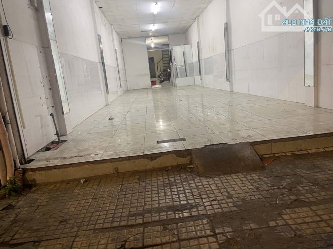 Nhà mặt tiền  cộng hòa trung tâm Tân Bình