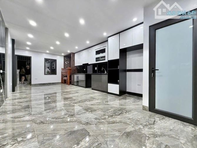 CỰC HIẾM ! BÁN NHÀ PHÂN LÔ - Ô TÔ LÙI CỬA - NGUYỄN CHÍ THANH 55M2 - 4 TẦNG - MẶT TIỀN 4M