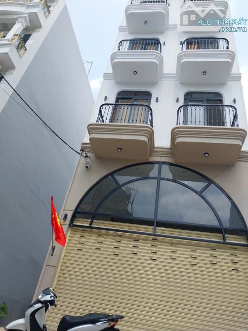 BÁN TOÀ CHDV - HẺM XE TẢI - TRẦN THỊ HÈ -100M2 - 5 TẦNG - THANG MÁY - PCCC - GIÁ 9,5 TỶ