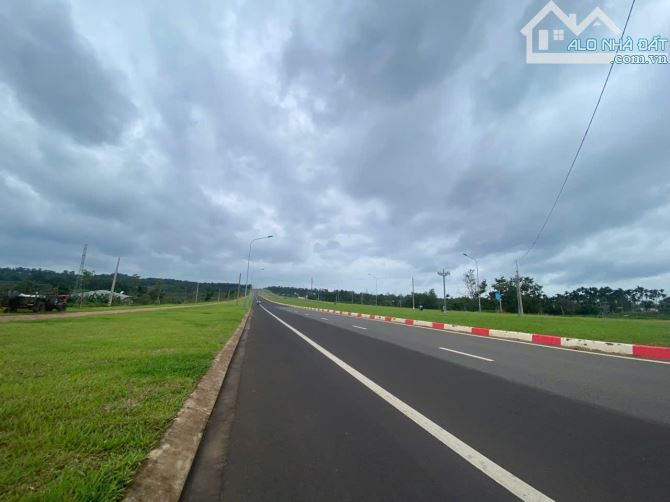 Đất đối diện Kom Leo Farm Hoà Thắng hẻm Đại Lộ Đông Tây đi vào