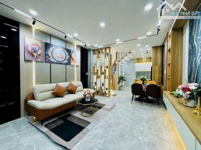 Chỉ với 3 tỷ 100 triệu mua nhà đẹp đường số 38, H.B.Chánh, Q.Thủ Đức, 75m2, sổ hồng riêng