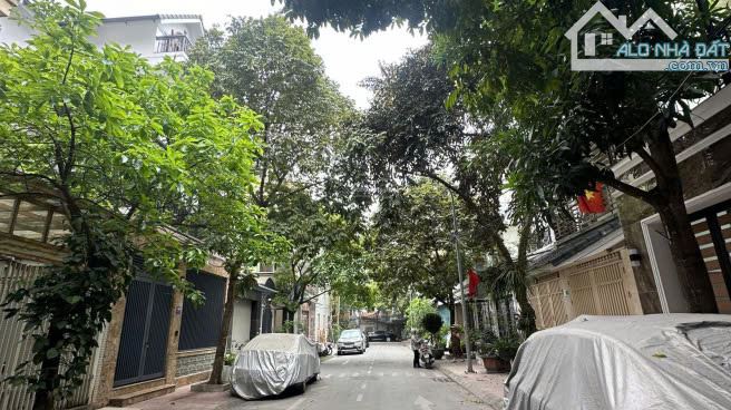BÁN NHÀ PHỐ THÁI HÀ, ĐỐNG ĐA - 155M² - MT 8M - Ô TÔ VÀO NHÀ - KINH DOANH - GIÁ CHỈ 30 TỶ