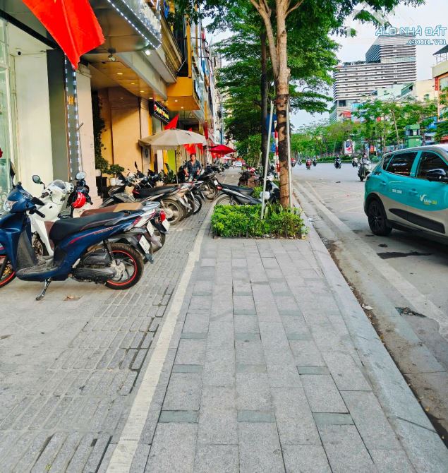 Víp, 7 tầng thang máy đẹp mặt phố Xã Đàn, sau Đê La Thành, thuê 60 tr/tháng. Giá 78 tỷ