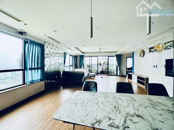CĂN HỘ VÕ CHÍ CÔNG – 168M² – CĂN GÓC – 3 NGỦ – VIEW TRIỆU ĐÔ – FULL ĐỒ – GIÁ 12.7 TỶ