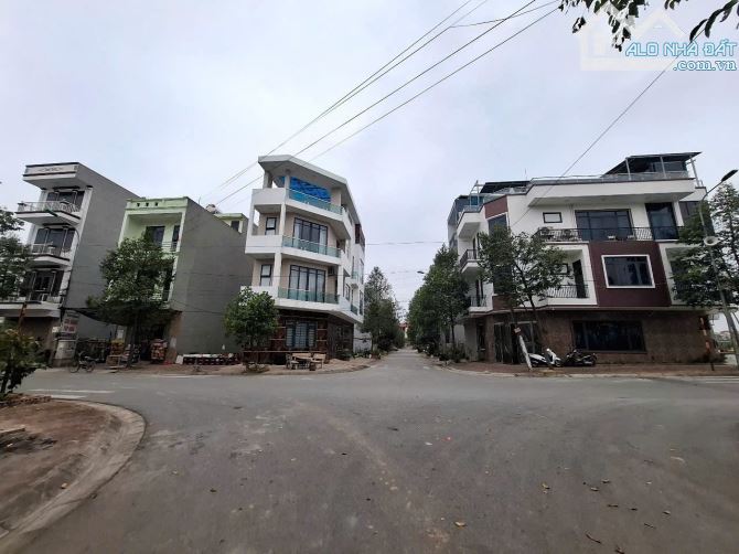 Bán lô đất view vườn hoa khu Phương Vỹ - Phường Vũ Ninh - TP. Bắc Ninh. Giá 5.95 tỷ