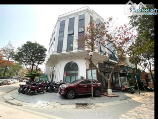 Siêu Phẩm 3 mặt tiền/72 tỷ/203 M2/7 Tầng/ 26.8 Mt/ Mặt Phố. Quận Hoàng Mai