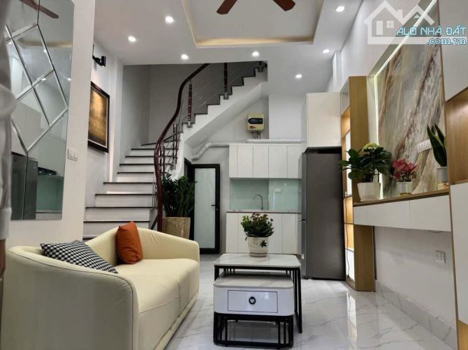 Chỉ 5.9 tỷ!chính chủ Bán nhà 110.16 Ngọc Hà Ba Đình,28mx5t, 40m ra mặt phố ô tô tránh