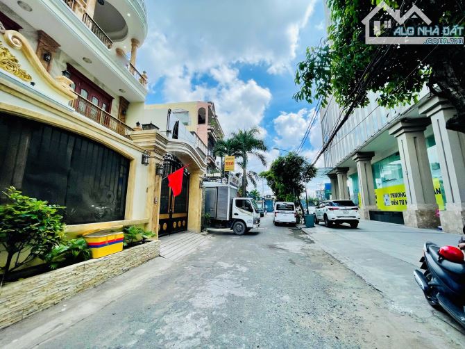 Biệt Thự 9x25m Ngay Ngã Tư Bảy Hiền-Vòng Xoay Lý Thường Kiệt-Lạc Long Quân-NT Cao Cấp