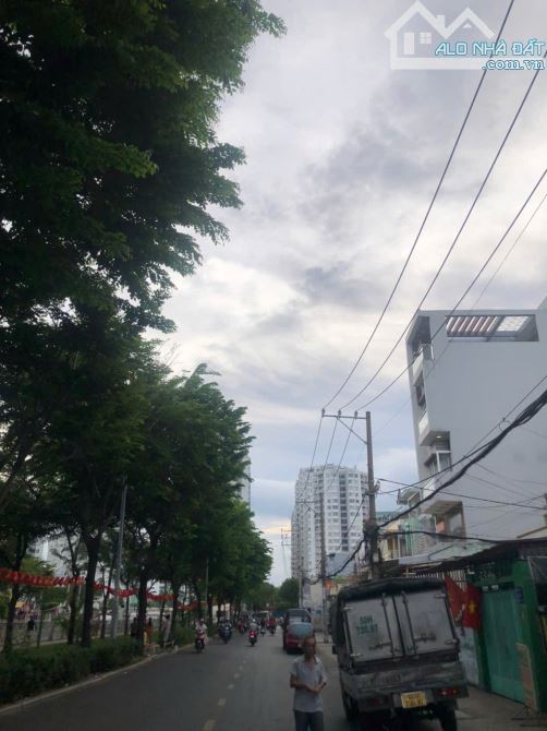 Bán nhà 5 tầng, Mặt tiền Phan Văn Khỏe, Q6. 156,5m2 - View công viên - Giá 13.x tỷ