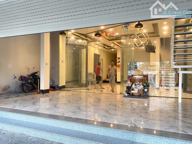 Nhà mặt tiền Nguyễn Trung Trực, Trung tâm TP. Rạch Giá - Kiên giang
