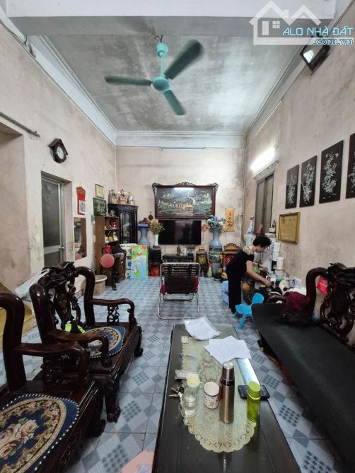 🏡 MINH KHAI – HÒA BÌNH 7🌟NHÀ 2 TẦNG CŨ CHỦ XÁC ĐỊNH BÁN ĐẤT, LÕI HBT GIÁ NHỈNH 130 TR/M2