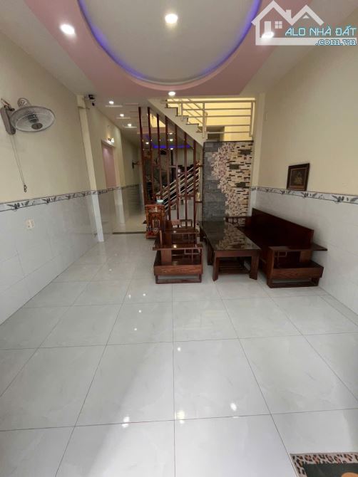 Bán nhà 2 Tầng Thuận Giao(TPHCM),đường ô tô vi vu,giá chỉ nhỉnh 1 tỷ,gần ngã 4 Hòa Lân