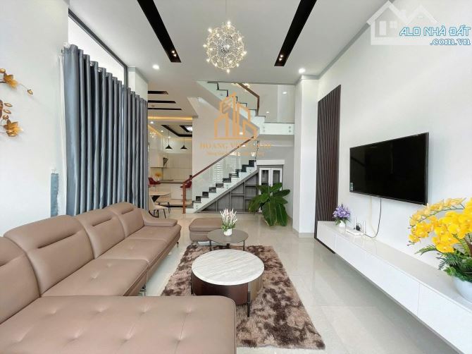 SIÊU PHẨM NHÀ YMOAN GÓC 2 MẶT TIỀN