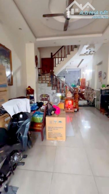 Bán nhà hẻm xe tải tránh Mã Lò,  sổ vuông A4, 70m2 - 4.5x16 - 3 tầng, chỉ nhỉnh 6 tỷ